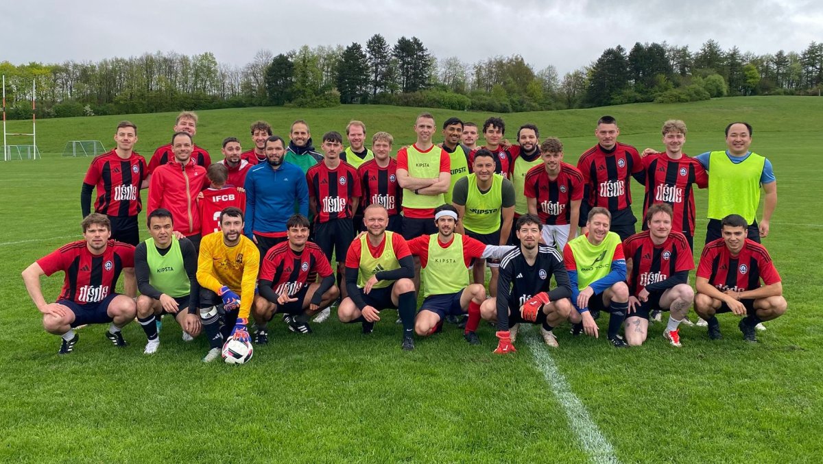 Friendly Game vs. Les Mecs Sportifs